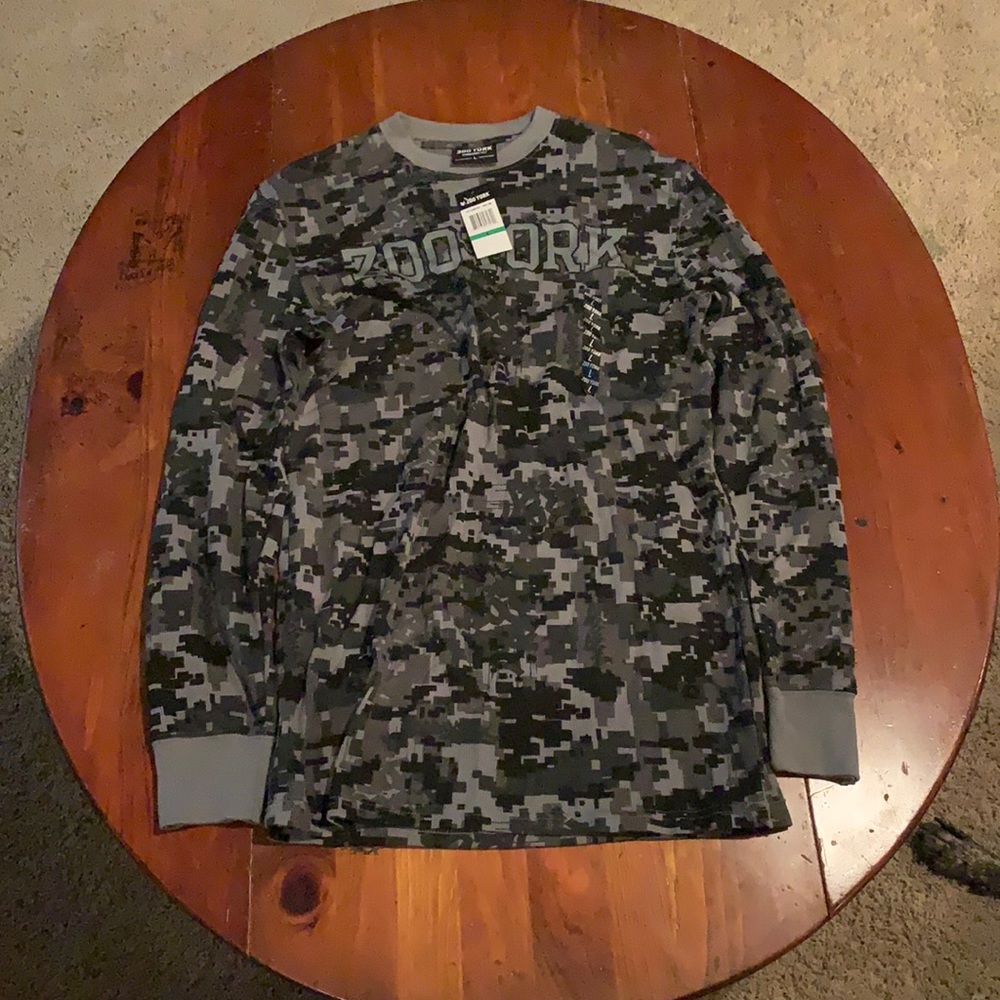 Brand New/Never Worn - ZooYork Sweater - Large
